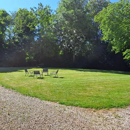 Bed & Breakfast La Maison Pelloquin 4*