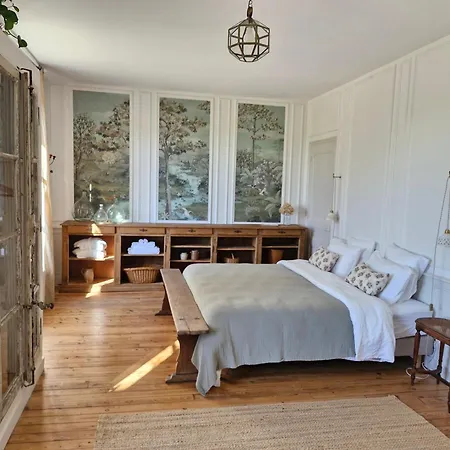 La Maison Pelloquin Bed & Breakfast 4*