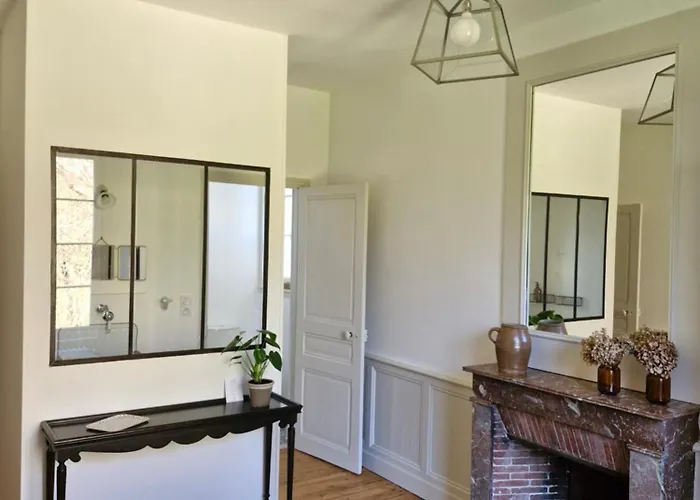 Bed & Breakfast La Maison Pelloquin 4*